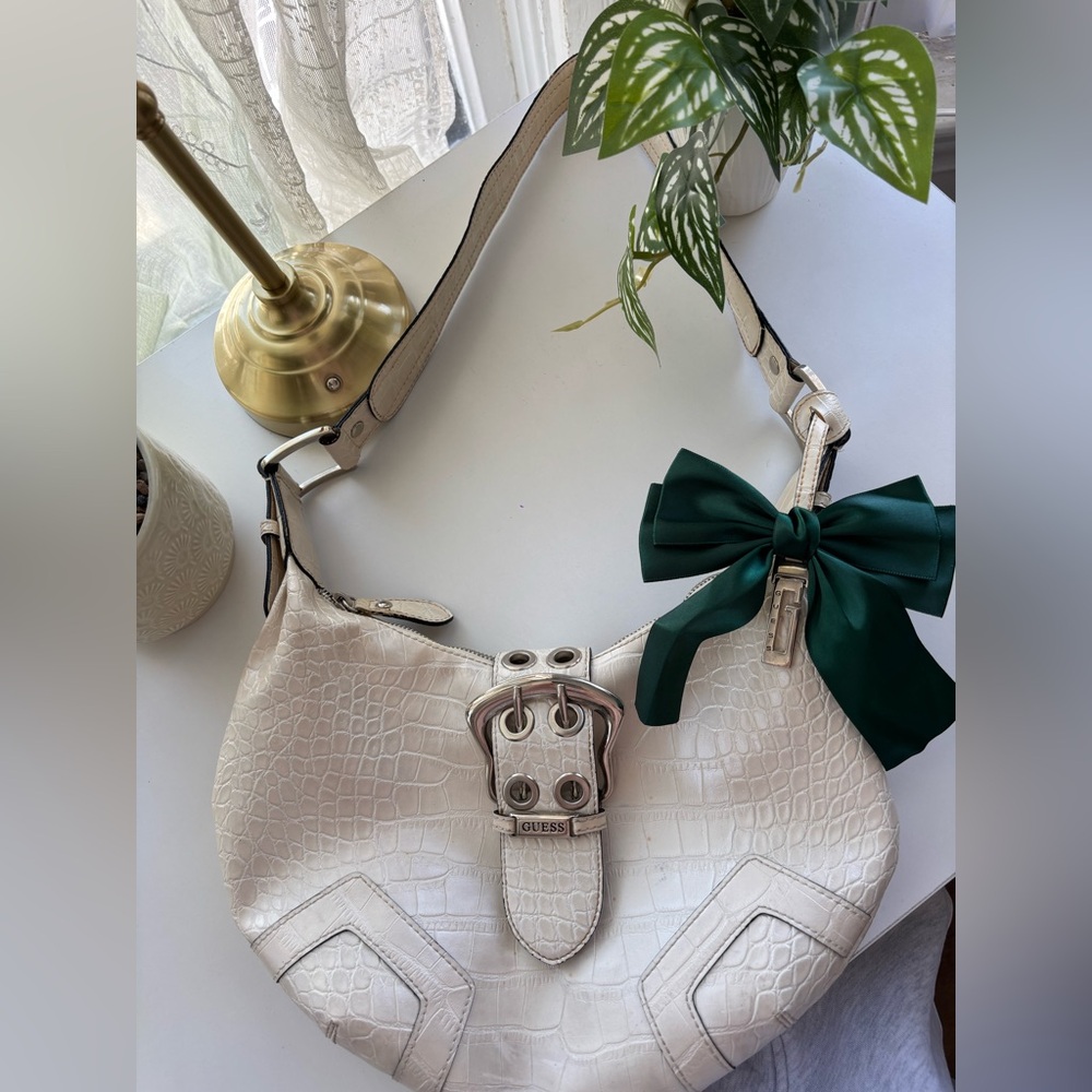 🤍Guess White Croc-Embossed Shoulder Bag 🤍